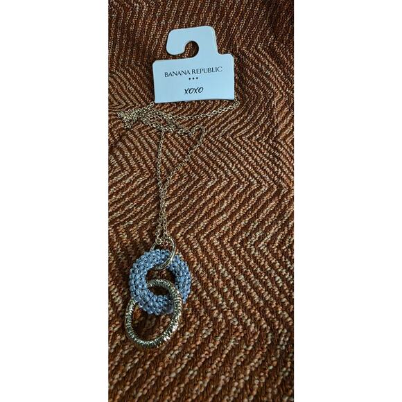 Banana Republic Beaded Interlocking Ring Pendant Necklace – New With Tags - Picture 3 of 4